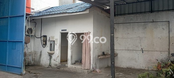 Disewakan Gudang komersial di Sawangan luas bangunan 240m2 Disewakan Gudang komersial di Sawangan luas bangunan 240m2