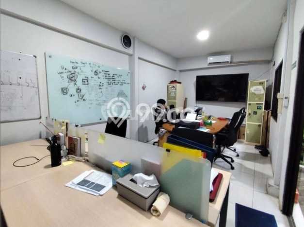 Ready to Use! Luxury House LT 278m2 Desain Modern di Lebak Bulus Ready to Use! Luxury House LT 278m2 Desain Modern di Lebak Bulus