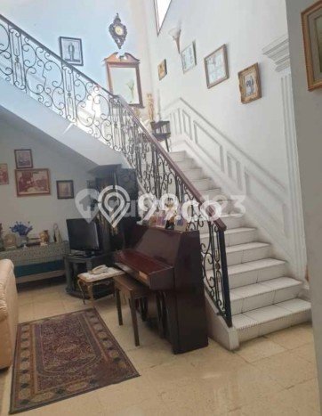 Rumah Elit Modern Tanpa Renovasi di Pondok Indah Jakarta Selatan Rumah Elit Modern Tanpa Renovasi di Pondok Indah Jakarta Selatan