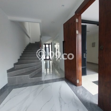 Rumah Eksklusif Dijual LT 130m2 di Kebayoran Lama, Jakarta Selatan Rumah Eksklusif Dijual LT 130m2 di Kebayoran Lama, Jakarta Selatan