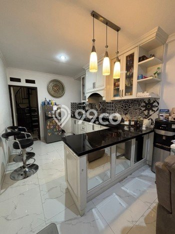 Hunian Mewah LB 230m2 Siap Huni Desain Elegan di Bintaro, Tangerang Selatan Hunian Mewah LB 230m2 Siap Huni Desain Elegan di Bintaro, Tangerang Selatan