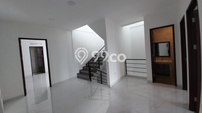 Rumah Eksklusif Dijual LT 130m2 di Kebayoran Lama, Jakarta Selatan Rumah Eksklusif Dijual LT 130m2 di Kebayoran Lama, Jakarta Selatan