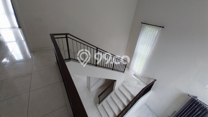 Rumah sewa siap huni 4 KT di BSD, Tangerang Rumah sewa siap huni 4 KT di BSD, Tangerang