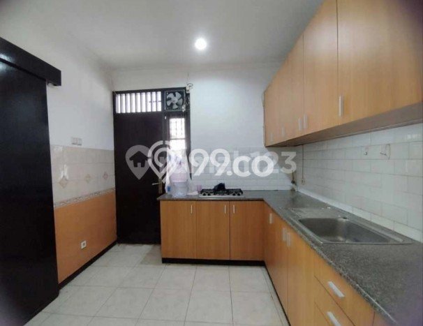 Hunian Mewah LB 200m2 Siap Huni Desain Elegan di Bintaro, Jakarta Selatan Hunian Mewah LB 200m2 Siap Huni Desain Elegan di Bintaro, Jakarta Selatan