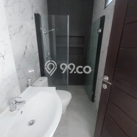 Rumah Eksklusif Dijual LT 130m2 di Kebayoran Lama, Jakarta Selatan Rumah Eksklusif Dijual LT 130m2 di Kebayoran Lama, Jakarta Selatan