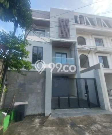 Rumah Eksklusif Dijual LT 130m2 di Kebayoran Lama, Jakarta Selatan Rumah Eksklusif Dijual LT 130m2 di Kebayoran Lama, Jakarta Selatan