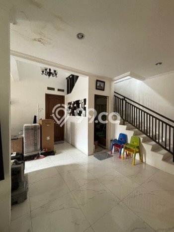 Hunian Mewah LB 230m2 Siap Huni Desain Elegan di Bintaro, Tangerang Selatan Hunian Mewah LB 230m2 Siap Huni Desain Elegan di Bintaro, Tangerang Selatan