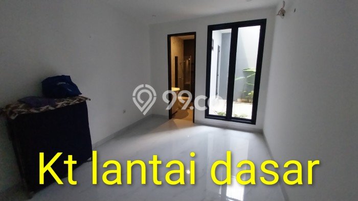 Rumah Eksklusif Dijual LT 130m2 di Kebayoran Lama, Jakarta Selatan Rumah Eksklusif Dijual LT 130m2 di Kebayoran Lama, Jakarta Selatan