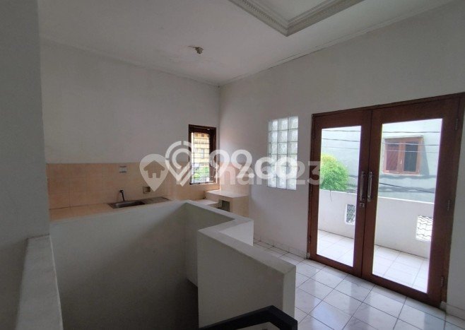 Siap Huni Hunian Elit 6 Kamar di Kebayoran Baru Dekat ke Mana Pun Siap Huni Hunian Elit 6 Kamar di Kebayoran Baru Dekat ke Mana Pun