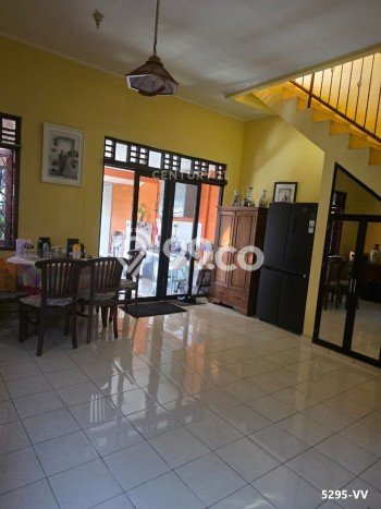 Jual Rumah Luas Elegan Dengan View Eksklusif di Bintaro, Tangerang Selatan Jual Rumah Luas Elegan Dengan View Eksklusif di Bintaro, Tangerang Selatan