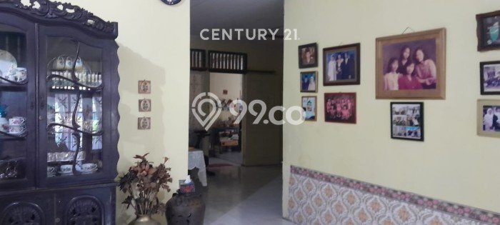 Ready to Use! Premium House LT 302m2 Desain Elegan di Pejaten Ready to Use! Premium House LT 302m2 Desain Elegan di Pejaten