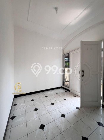 Ready to Use! Luxury House LT 120m2 Desain Modern di Bintaro Ready to Use! Luxury House LT 120m2 Desain Modern di Bintaro