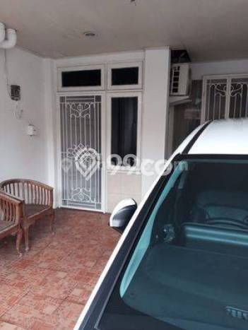 For Sale Rumah 4 Kamar Lokasi Ideal Bagus dan Strategis di Ciputat For Sale Rumah 4 Kamar Lokasi Ideal Bagus dan Strategis di Ciputat