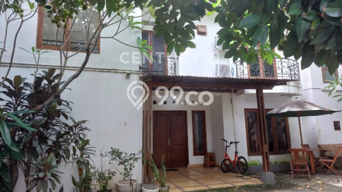 Lokasi strategis! Rumah siap huni disewakan di Cilandak LB 250m2 Lokasi strategis! Rumah siap huni disewakan di Cilandak LB 250m2