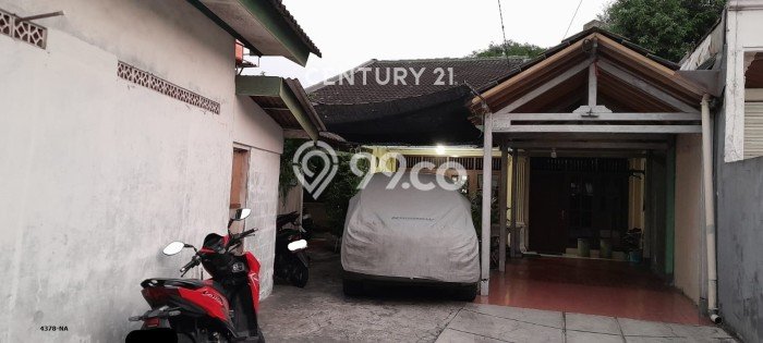 Ready to Use! Premium House LT 302m2 Desain Elegan di Pejaten Ready to Use! Premium House LT 302m2 Desain Elegan di Pejaten