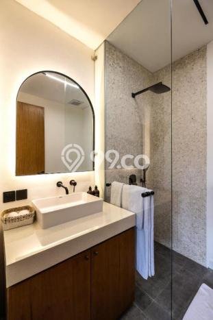 Rumah Elit LB 210m2 Siap Huni Desain Elegan di Canggu, Badung Rumah Elit LB 210m2 Siap Huni Desain Elegan di Canggu, Badung