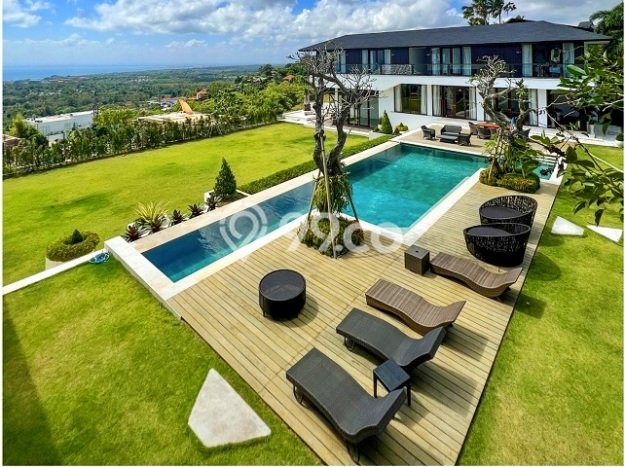 SIAP HUNI! Rumah Strategis di , LT 3318m2m² Bangunan 2500m2m² SIAP HUNI! Rumah Strategis di , LT 3318m2m² Bangunan 2500m2m²