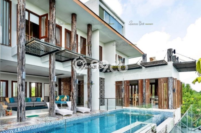 Rumah Strategis dengan Luas Bangunan 350m2m² di Kawasan , Badung Rumah Strategis dengan Luas Bangunan 350m2m² di Kawasan , Badung