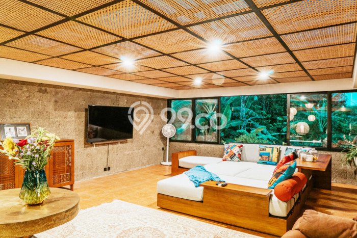 Hunian Mewah LB 400m2 Siap Pakai Desain Elegan di Umalas, Badung Hunian Mewah LB 400m2 Siap Pakai Desain Elegan di Umalas, Badung