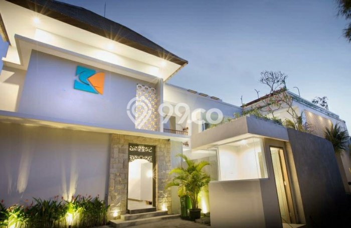 Jual Rumah Luas Elegan Dengan View Cantik di Seminyak, Badung Jual Rumah Luas Elegan Dengan View Cantik di Seminyak, Badung