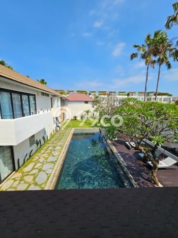 Hunian Elit LB 1000m2 Siap Pakai Desain Elegan di Batu Belig, Badung Hunian Elit LB 1000m2 Siap Pakai Desain Elegan di Batu Belig, Badung