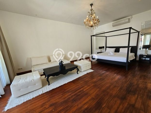 Hunian Elit LB 1000m2 Siap Pakai Desain Elegan di Batu Belig, Badung Hunian Elit LB 1000m2 Siap Pakai Desain Elegan di Batu Belig, Badung