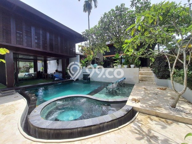 Hunian Mewah LB 400m2 Siap Pakai Desain Elegan di Umalas, Badung Hunian Mewah LB 400m2 Siap Pakai Desain Elegan di Umalas, Badung
