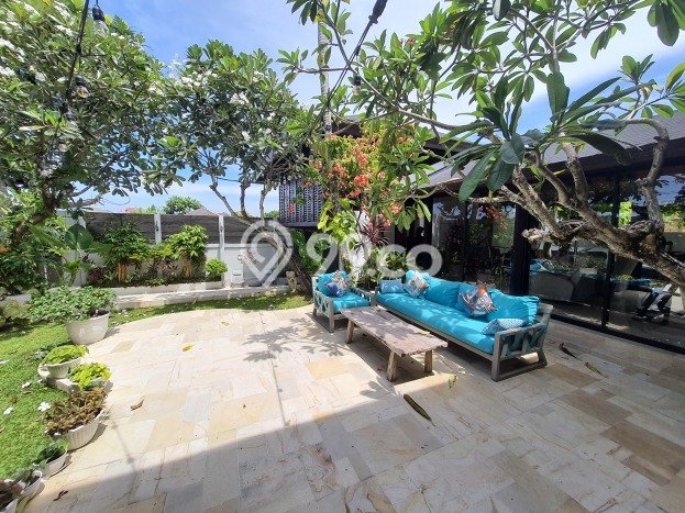 Hunian Mewah LB 400m2 Siap Pakai Desain Elegan di Umalas, Badung Hunian Mewah LB 400m2 Siap Pakai Desain Elegan di Umalas, Badung
