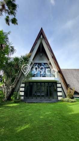 Bisa KPR! Rumah Asri area Canggu, LT 951m2m² LB 400m2m² Bisa KPR! Rumah Asri area Canggu, LT 951m2m² LB 400m2m²