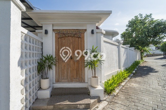 For Sale! Luxury House LT 180m2 Desain Modern di Nusa Dua For Sale! Luxury House LT 180m2 Desain Modern di Nusa Dua