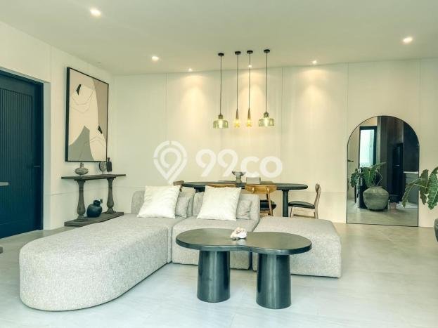 Rumah Mewah LB 180m2 Siap Pakai Desain Elegan di Seminyak, Badung Rumah Mewah LB 180m2 Siap Pakai Desain Elegan di Seminyak, Badung