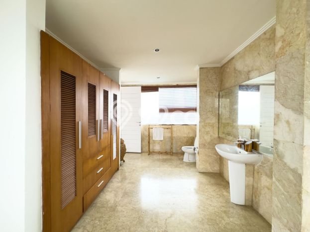 Ready to Use! Luxury House LT 950m2 Desain Elegan di Canggu Ready to Use! Luxury House LT 950m2 Desain Elegan di Canggu