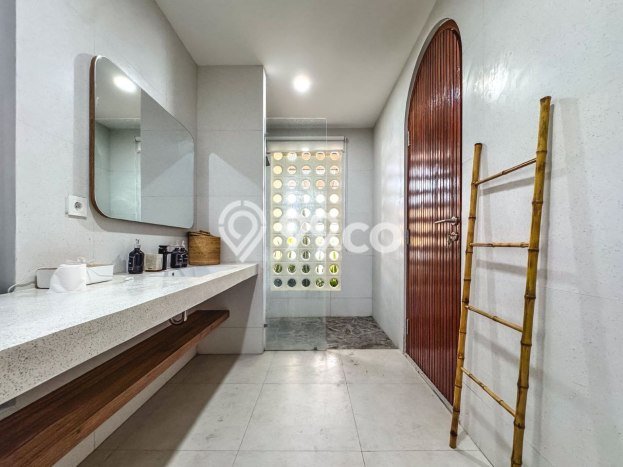 NEW LISTING! Rumah Premium area , Luas 200m2m² Bangunan 210m2m² NEW LISTING! Rumah Premium area , Luas 200m2m² Bangunan 210m2m²
