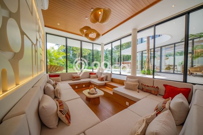 Hunian Elit LB 380m2 Siap Pakai Desain Elegan di Umalas, Badung Hunian Elit LB 380m2 Siap Pakai Desain Elegan di Umalas, Badung