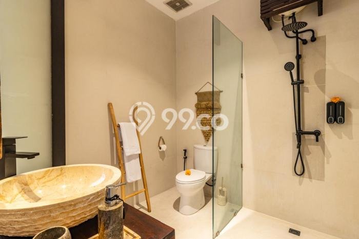 Jual Rumah Luas Elegan Dengan View Cantik di Seminyak, Badung Jual Rumah Luas Elegan Dengan View Cantik di Seminyak, Badung