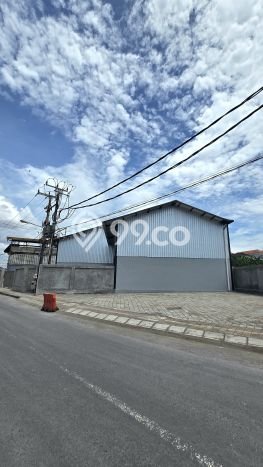 Gudang Disewa di Denpasar dengan LB 500m2 Area Komersial Ramai Gudang Disewa di Denpasar dengan LB 500m2 Area Komersial Ramai