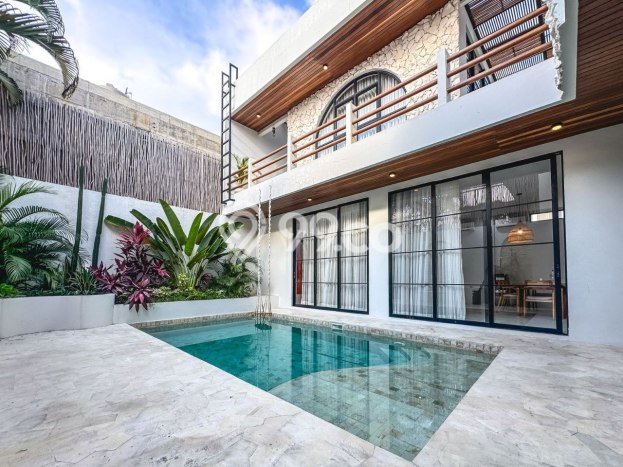 NEW LISTING! Rumah Premium area , Luas 200m2m² Bangunan 210m2m² NEW LISTING! Rumah Premium area , Luas 200m2m² Bangunan 210m2m²