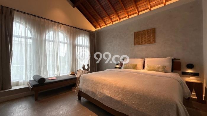 Hunian Mewah LB 500m2 Siap Pakai Desain Elegan di Petitenget, Badung Hunian Mewah LB 500m2 Siap Pakai Desain Elegan di Petitenget, Badung