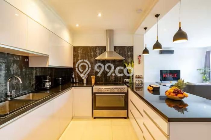 Hunian Mewah LB 185m2 Siap Huni Desain Elegan di Kerobokan, Badung Hunian Mewah LB 185m2 Siap Huni Desain Elegan di Kerobokan, Badung