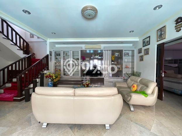 Rumah di , LT 470m2m², Bangunan 350m2m² Rumah di , LT 470m2m², Bangunan 350m2m²