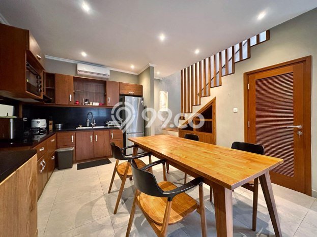 For Sale! Luxury House LT 200m2 Desain Elegan di Kerobokan For Sale! Luxury House LT 200m2 Desain Elegan di Kerobokan