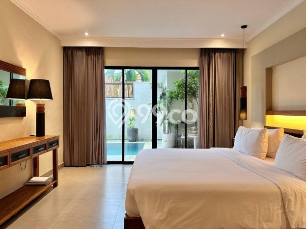 For Sale! Luxury House LT 200m2 Desain Elegan di Kerobokan For Sale! Luxury House LT 200m2 Desain Elegan di Kerobokan