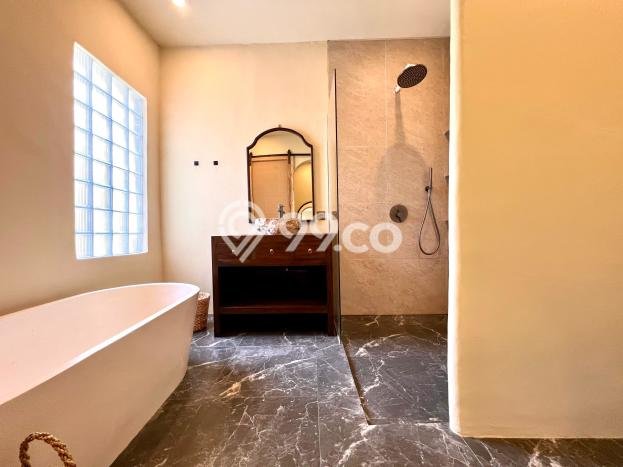 Hunian Elit LB 150m2 Siap Huni Desain Elegan di Canggu, Badung Hunian Elit LB 150m2 Siap Huni Desain Elegan di Canggu, Badung