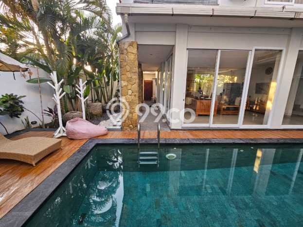 Ready to Use! Luxury House LT 281m2 Desain Elegan di Umalas Ready to Use! Luxury House LT 281m2 Desain Elegan di Umalas