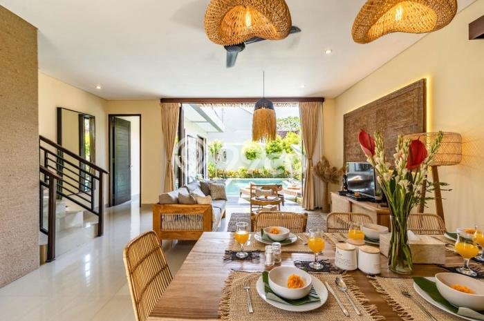 Jual Rumah Luas Elegan Dengan View Cantik di Seminyak, Badung Jual Rumah Luas Elegan Dengan View Cantik di Seminyak, Badung