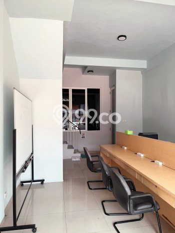 Ruko For Rent Kawasan , Luas 120m2m², Lokasi Bisnis Ruko For Rent Kawasan , Luas 120m2m², Lokasi Bisnis