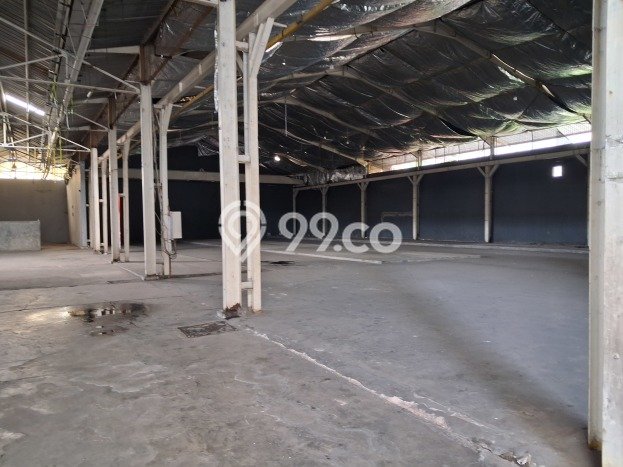 Gudang disewakan di Penjaringan Jakarta Utara dengan luas bangunan 2270m2 Gudang disewakan di Penjaringan Jakarta Utara dengan luas bangunan 2270m2