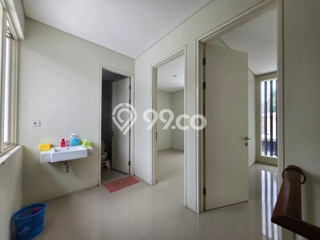 Rumah sewa siap pakai 3 KT di Citraland, Surabaya Rumah sewa siap pakai 3 KT di Citraland, Surabaya