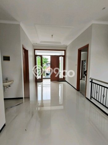 Rumah Kontrakan Surabaya LT 180m2 LB 255m2 Kawasan Mayjen Sungkono Rumah Kontrakan Surabaya LT 180m2 LB 255m2 Kawasan Mayjen Sungkono