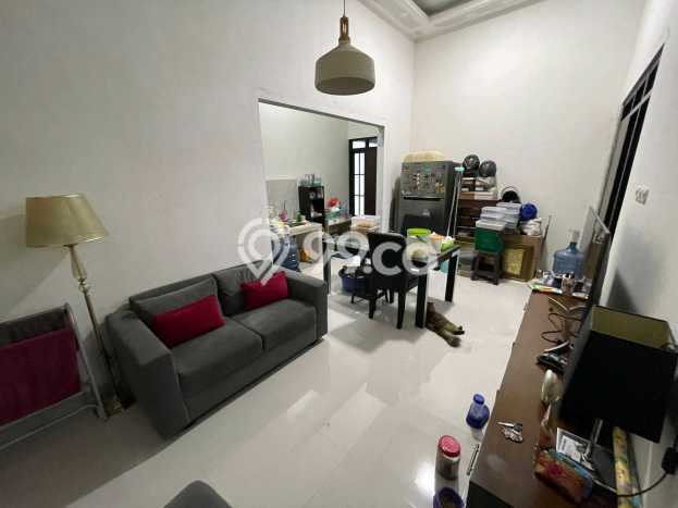 Rumah Modern Cantik 2 KT Siap Huni di Rungkut Rumah Modern Cantik 2 KT Siap Huni di Rungkut